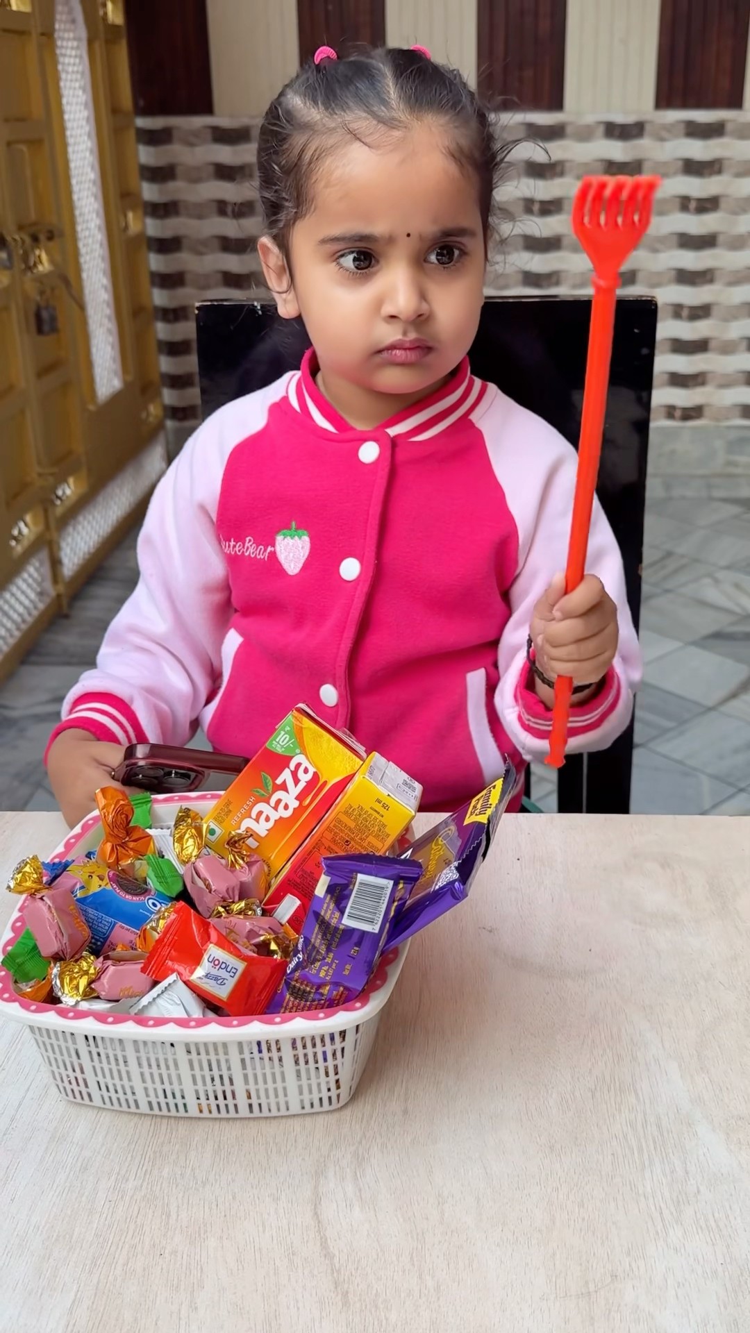 Anaya Ki Chizzi Khane Aa Raha Tha Bhoot Wala Hath ?