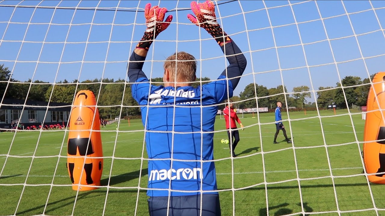 AaB's målmandstræning med fokus på indlæg