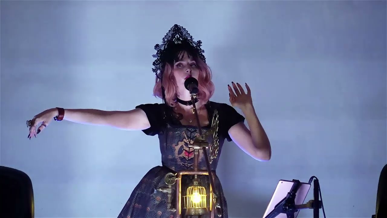 Running Up That Hill ~ Alice Strange at the Asylum Steampunk Festival 2023