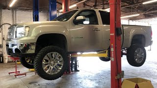 Lifting my lowered GMC Sierra.. From a 4/7 drop to a 7.5” Rough Country Lift Kit!