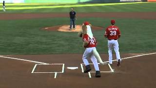 2012/05/16 Sinise tosses the first pitch