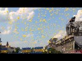 Запуск в небо 5 000 воздушных шаров. Выпускной. Run into the sky 5000 balloons.