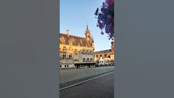 ????Gouda Centrum  ?? glimpse of the historic Stadhuis #gouda #netherlands #centrum #townhall