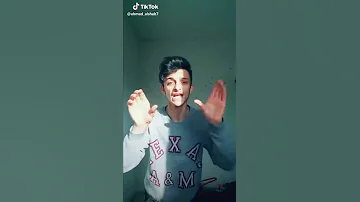 ليش لسان ما يتحرك اذا قلت كلمت احبك 