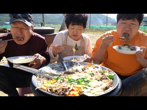 밥에 쓱쓱 비벼 밥도둑 [[불고기전골(Bulgogi and Vegetable Hot Pot)]] 요리&먹방!! - Mukbang eating show