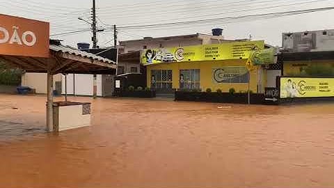 Chuva intensa provoca alagamentos e preocupa moradores