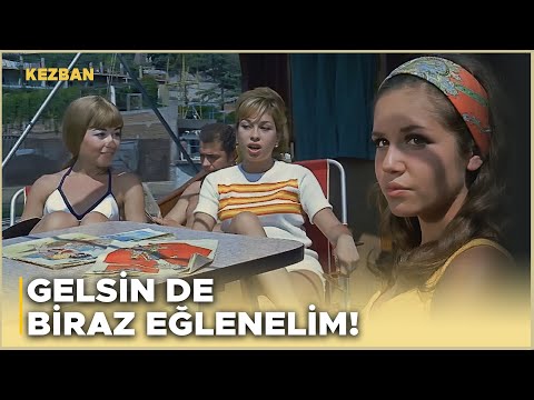 Kezban Türk Filmi | Kezban, Lale ve Onun Şımarık Arkadaşlarıyla Tekne Turuna Çıkıyor!