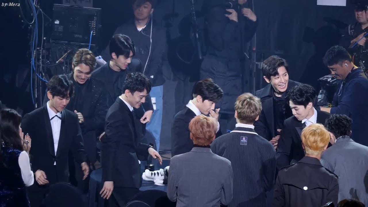 171115 엑소 (EXO) 인기상 가수부문 수상 [전체]직캠 Fancam (Asia Artist Awards) by Mera