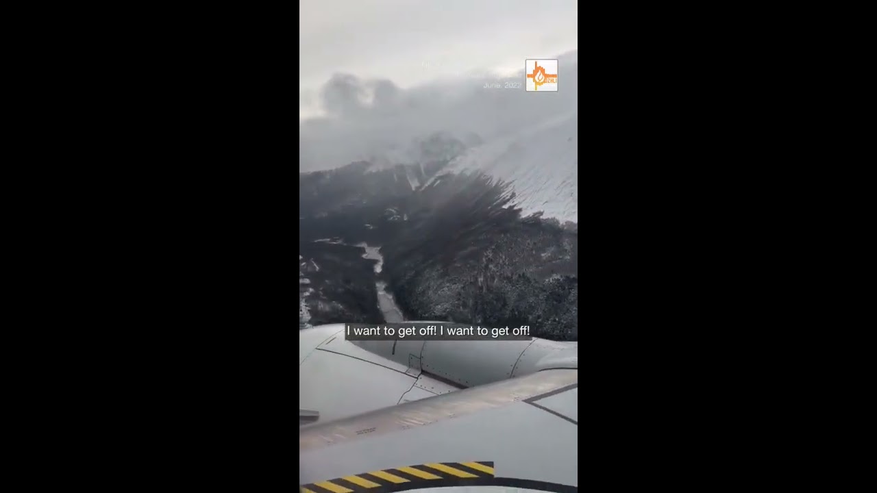 Major Turbulence Terrifies The Passengers Aviation Aerial Astrospace Hardlanding