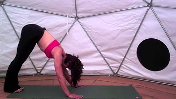 Video: BreakingMuscle.com: Handstand Straddle With 3 Practice Stages