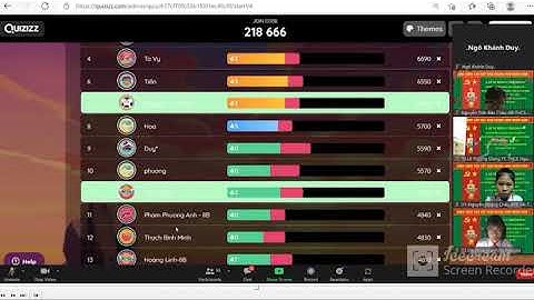 Các bạn học sinh trường THCS Nguyễn Hữu Tiến tham gia trò chơi