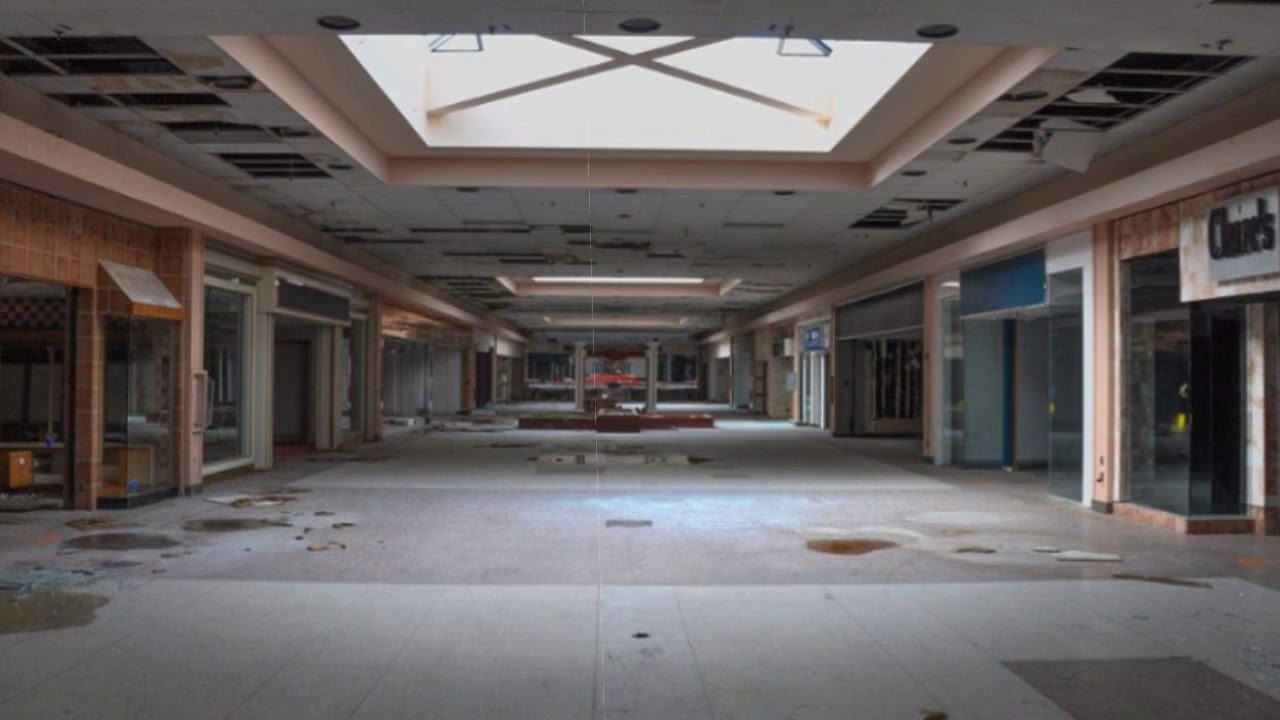 Toxic by Britney Spears but it’s played in an empty mall at 7:32 PM