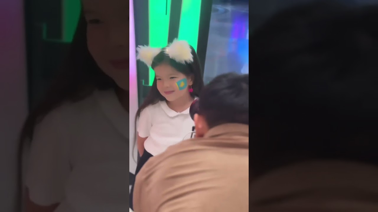 На День Республики в MEGA Silk Way съемочная группа«Первого канала. Евразия» брали интервью у детей