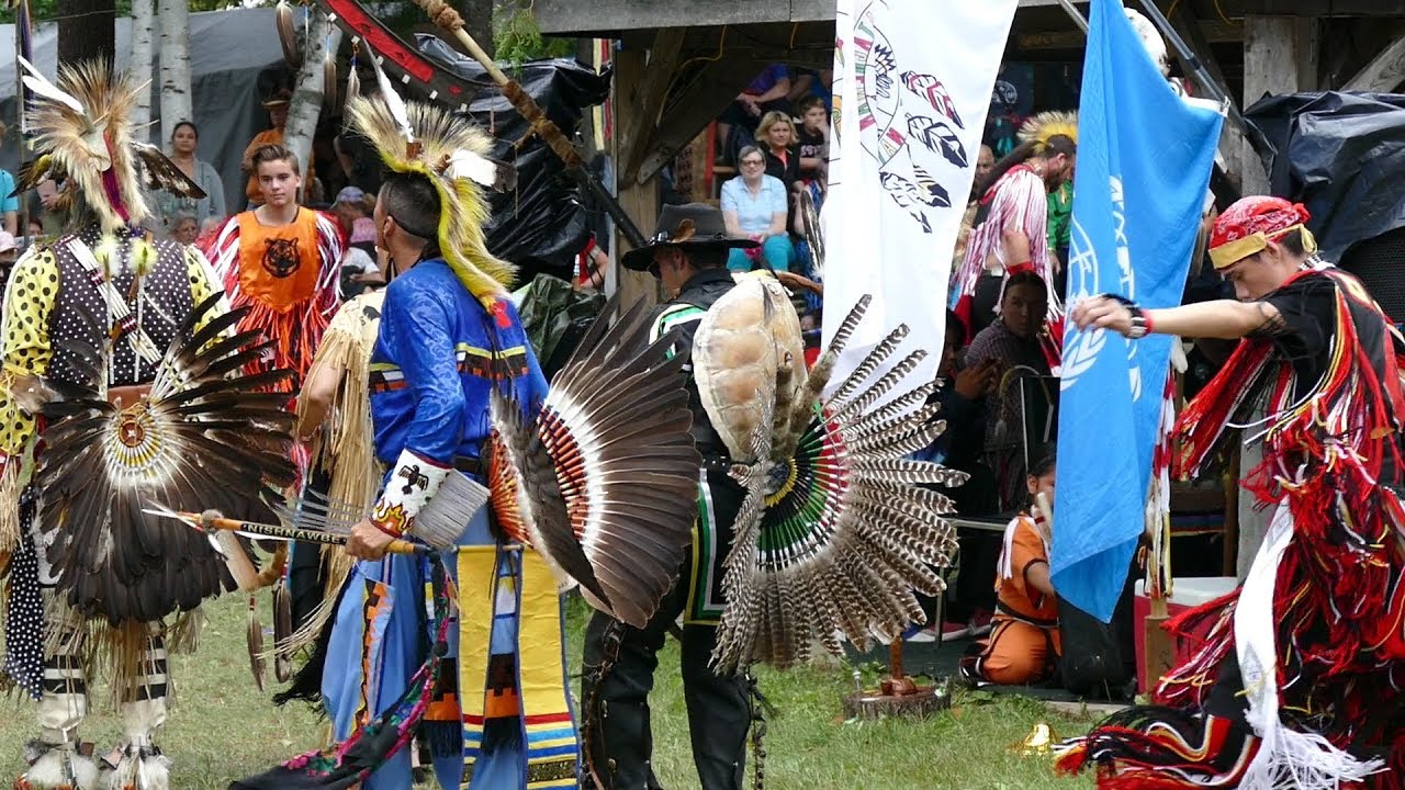 Pikwakanagan Pow Wow 4 Dancing & Regalia YouTube