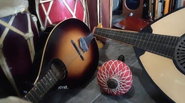 DORMAN BORISMAN SUMBANGKAN INSTRUMEN MUSIK KOLEKSI PRIBADI KE SANGGAR HUMANIORA