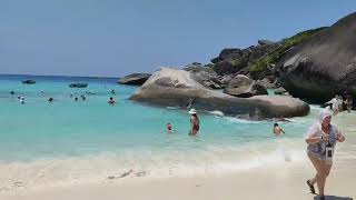 Скала Парус, Симиланские острова, Андаманское море, Таиланд. Sailor rock, Similan islands, Thailand.