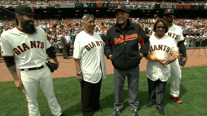 LAD@SF: Monte Irvin's daughters throw first pitch