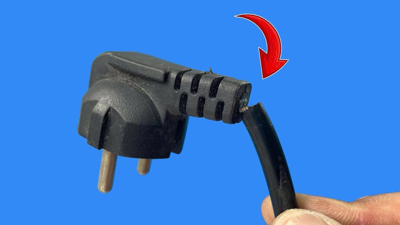 Гениальное изобретение 60-летнего электрика! Самый быстрый способ починить электрическую вилку!