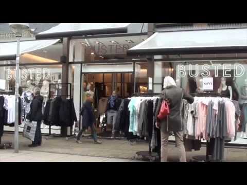 Bag kulisserne I Bustedwoman - modetøj til kvinder. Bag kulisserne I Bustedwoman - modetøj til kvinder.