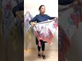 フラワーブーケが華やかに描かれたノーブルな印象のスクエアスカーフ