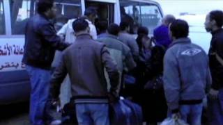 CNN: Libyan refugees flee to Tunisia
