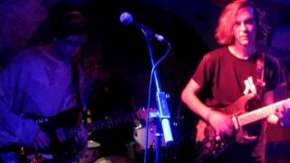 DIIV - (Druun) (Live @ The Shacklewell Arms, London, 20.08.12)