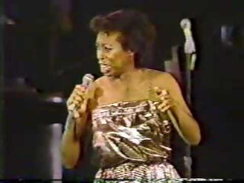 LYNN THIGPEN SINGS AT THE KENNEDY CENTER IN 1982