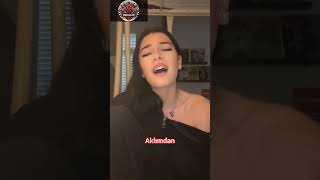 Sena Şener - Ölsem Şarkısını Söyleyen Fransız 🤩 Resimi