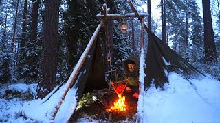 3 Days Alone in the Winter Forest - Bushcraft and Camping in Snow - Off Trail Hike