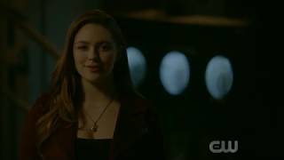 Legacies 1x16 - Hope & Clarke sautent dans Malivore VO