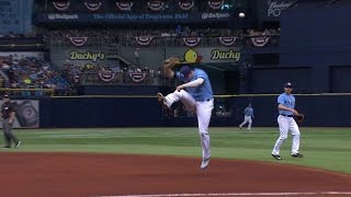 TOR@TB: Saunders reaches as Morrison fumbles liner