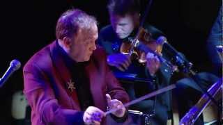 Mike Batt - Caravan Theme (Live at Cadogan Hall) chords