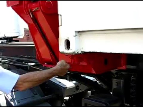 Operating a Boxloader sidelifter.mpg