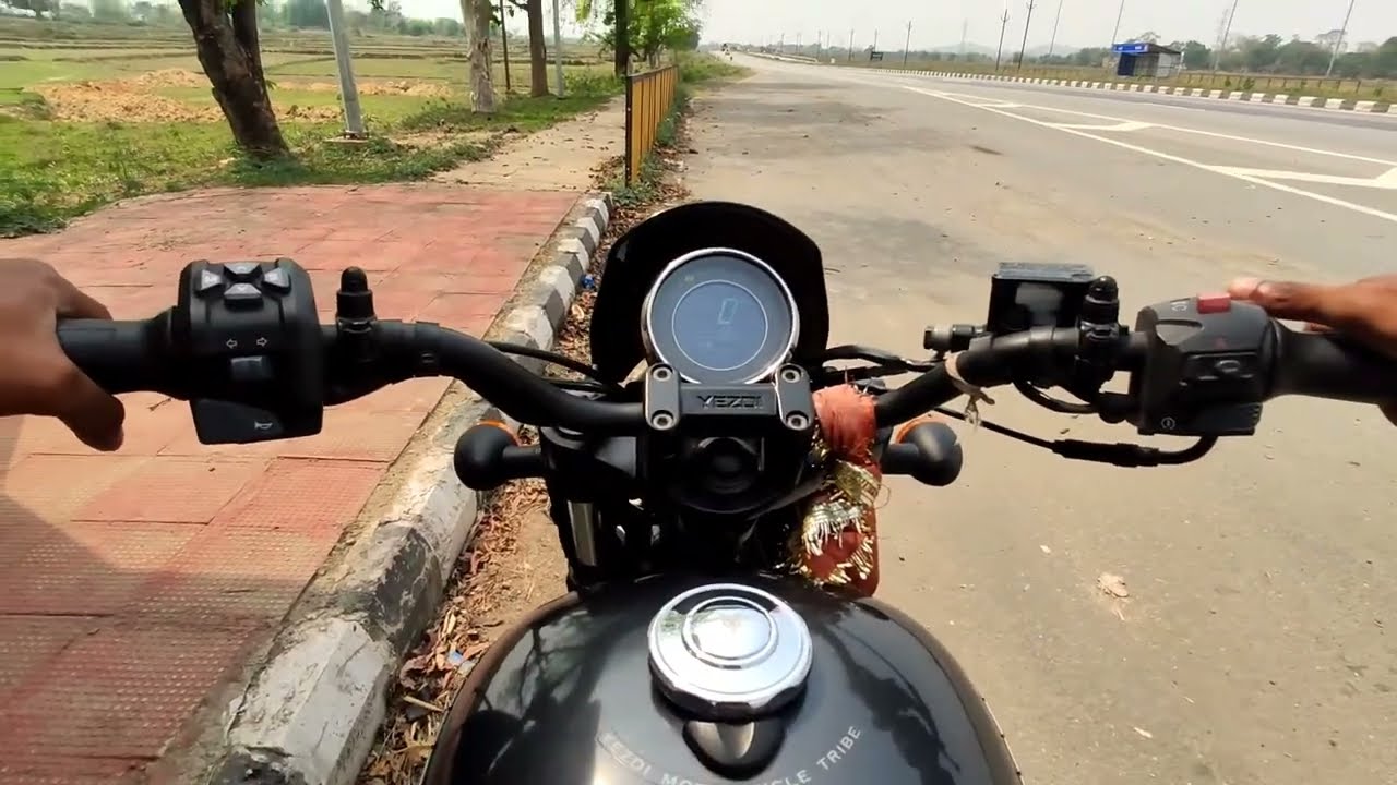 Jamshedpur to Ranchi P-2 on my Yezdi Roadster 