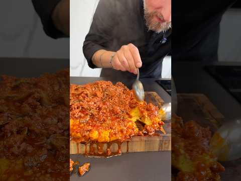 Polenta con Sugo di Salsiccia e Funghi