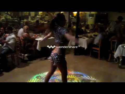 الراقصة الأولى باسمة ترقص على أغنية نبتدي منين الحكاية 