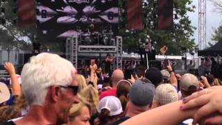 Brantley Gilbert/Justin Moore - Small Town Throwdown Live
