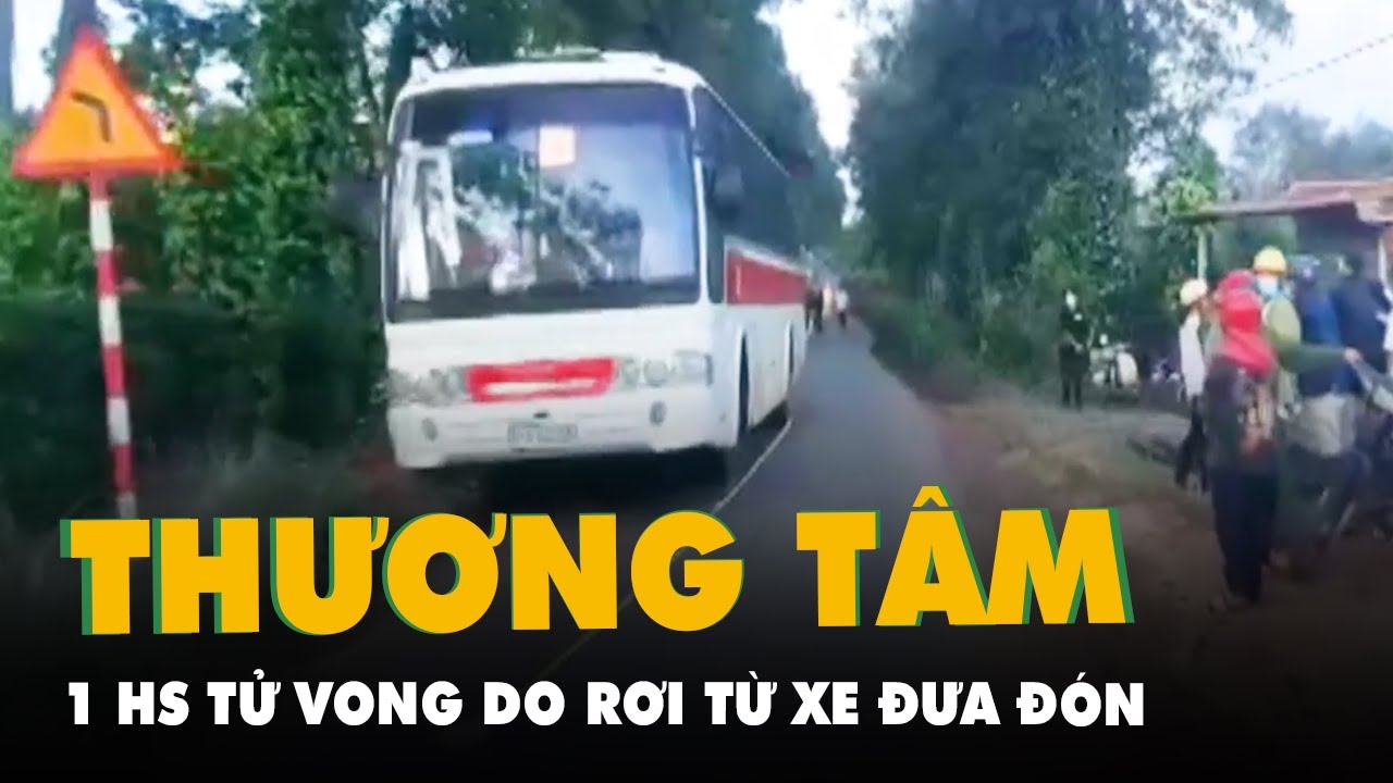 Xe chở 30 học sinh không đóng cửa, một em bị rơi xuống... - youtube