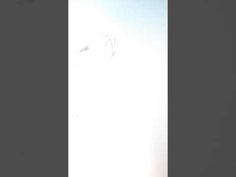 وجه حزين ووجه مبتسم 