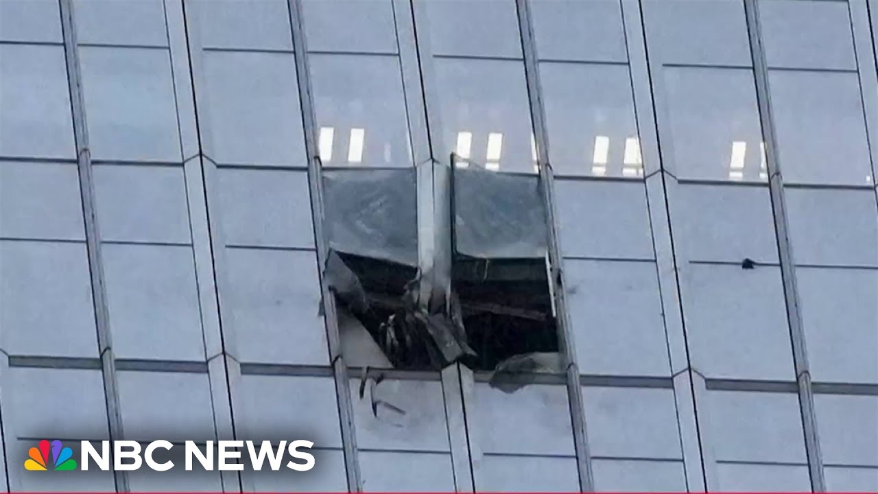 Aircraft crashes into a Beijing skyscraper Aircraft crashes into a Beijing skyscraper