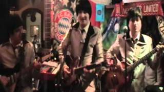 Video voorbeeld van "The Beatles - Can't buy me love by Beathoven"