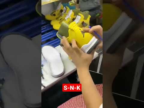 مصنع كوتشات الصين