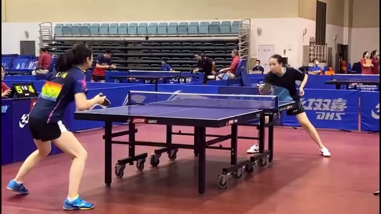 这才是长胶进攻打法该有的样子，长胶小姐姐长胶进攻流畅，直拍横打好爆