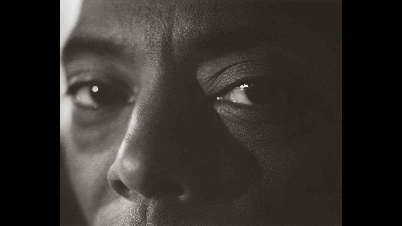 Jeff Mills – Crossing The Threshold