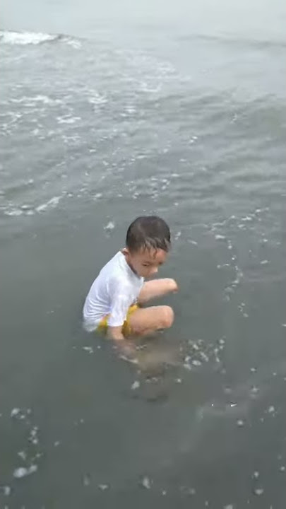 bibi lg di kolam renang