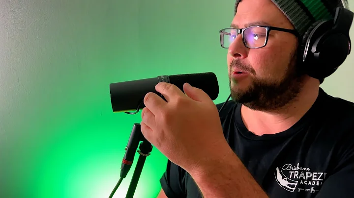 Shure SM7dB Dynamic Vocal Microphone w/Built-in Preamp for Streaming, Podcast, & Recording