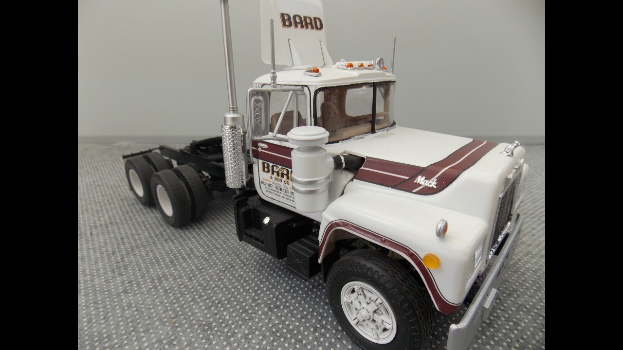 Mack R685ST - YouTube