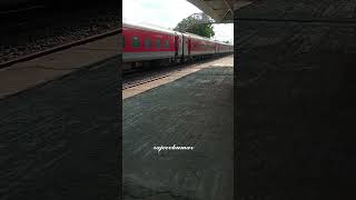 Aakhir train accident Kyu Hota ?? Hai Indian railway #viral #shortvideo Hii speed indian railway #v