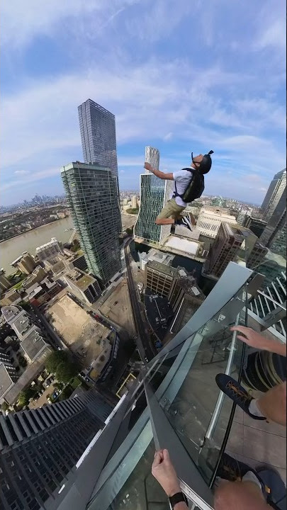 London rooftop bar BASE jump #basejump #gainer #tourism #london #rooftopbar #skydiving #basejumping