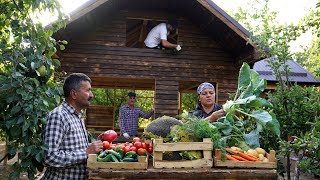 видео: Собрали и Приготовили Ужин из Овощей  для Строителей нашего Деревянного Домика картинка: Собрали и Приготовили Ужин из Овощей  для Строителей нашего Деревянного Домика